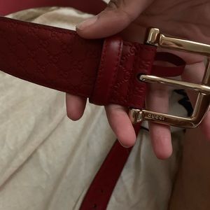 Woman’s Gucci belt
